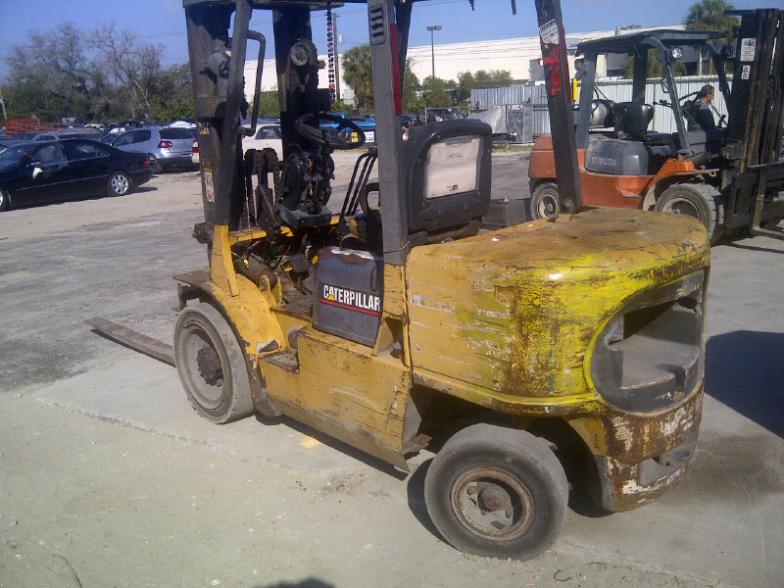 2001 Cat-DP30K Forklift 3